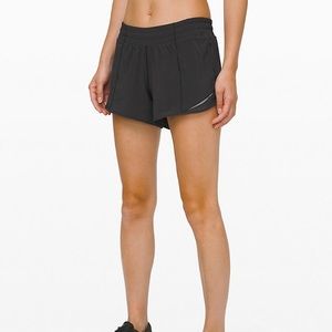 Lululemon size 6 hotty hot short 4” inseam!